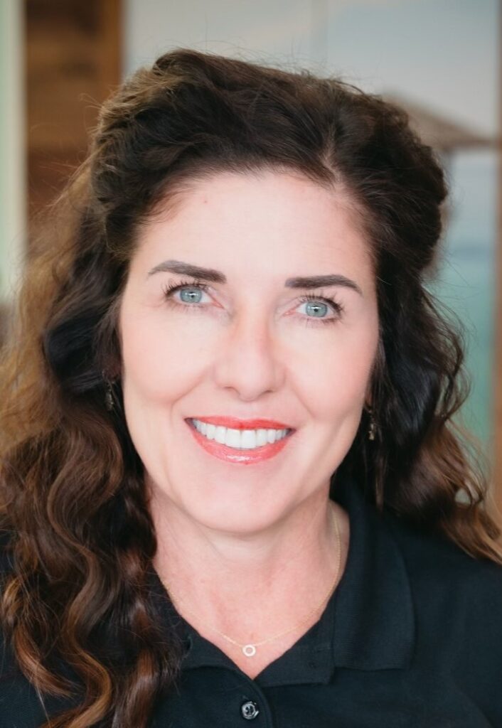 Kelli Ewert headshot